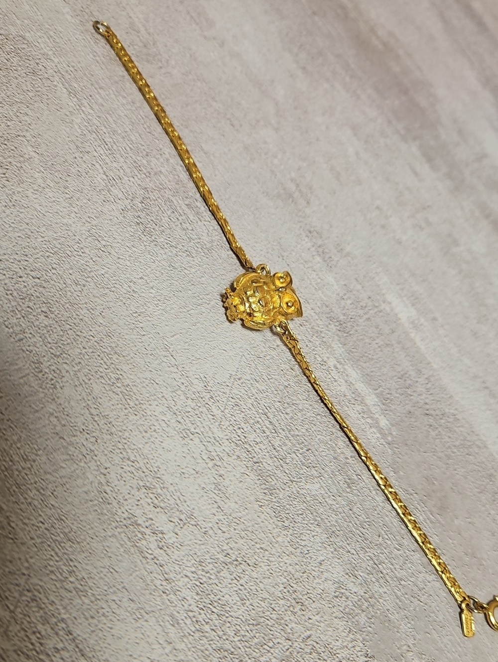 Vintage 80s Dotty Smith Signed Gold Tone Double Sided Owl Bracelet 3D Charm